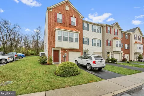 67 Tidewater Ter, Falling Waters, WV 25419