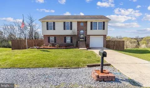170 Ford Cir, Inwood, WV 25428