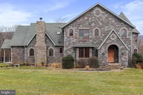 94 Pearl Ct, Hedgesville, WV 25427