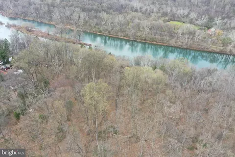 Saunders Drive, Falling Waters, WV 25419 photo 19