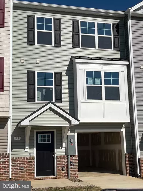 91 Olga Dr, Martinsburg, WV 25403