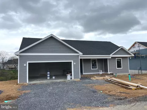 268 Vicksburg Ct, Martinsburg, WV 25404