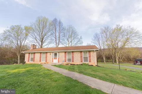 1169 Thatcher Rd, Martinsburg, WV 25403