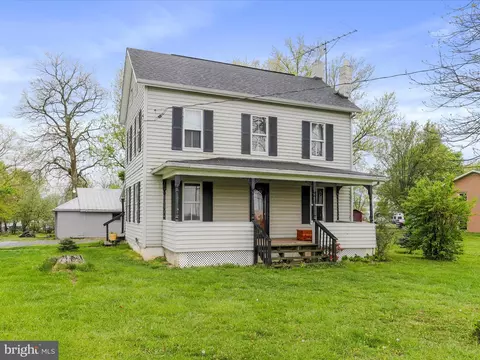 9022 Williamsport Pike, Falling Waters, WV 25419