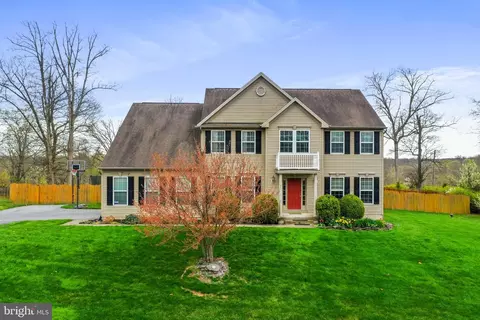 572 Triumphant Way, Falling Waters, WV 25419