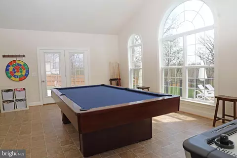 Living - 572 Triumphant Way, Falling Waters, WV 25419 photo 6 of 10