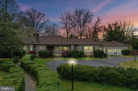 37 Stewart Ave, Martinsburg, WV 25405