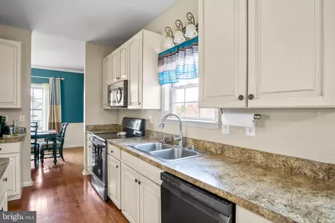 Kitchen - 119 Clemson Dr, Falling Waters, WV 25419 photo 5 of 5