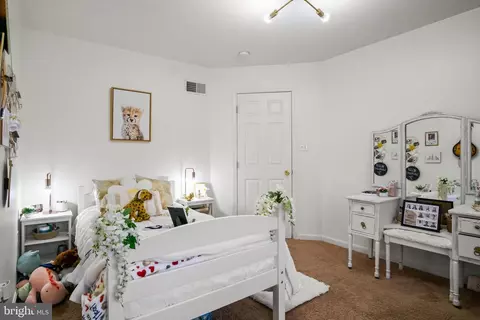 Bedroom - 119 Clemson Dr, Falling Waters, WV 25419 photo 5 of 11