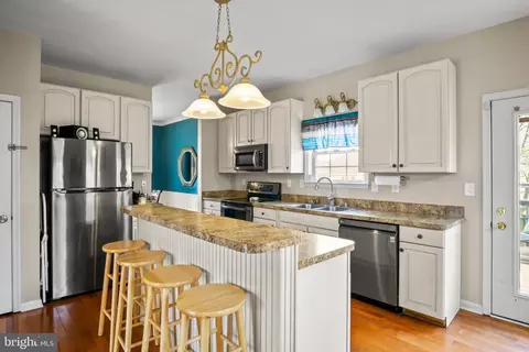 Kitchen - 119 Clemson Dr, Falling Waters, WV 25419 photo 3 of 5
