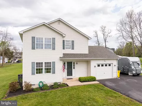 15 Willis Dr, Bunker Hill, WV 25413