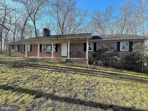 2414 Grade Rd, Falling Waters, WV 25419