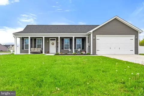 14 Peoney Ln, Bunker Hill, WV 25413
