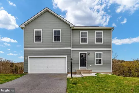 157 Luxor Ct, Bunker Hill, WV 25413
