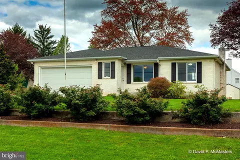 300 N Red Hill Rd, Martinsburg, WV 25401