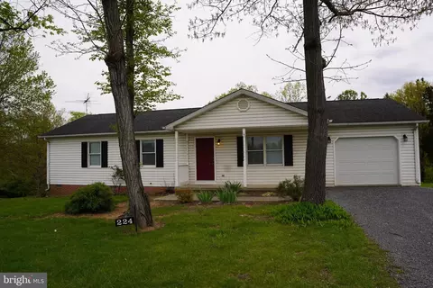 224 Zig Zag Ln, Inwood, WV 25428