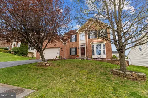 94 Drawing Arm Ln, Martinsburg, WV 25403