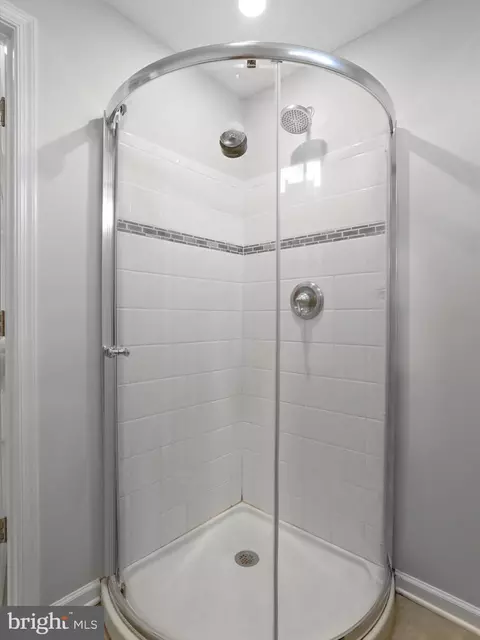 Bath - 403 Brandenburg Dr, Falling Waters, WV 25419 photo 6 of 6