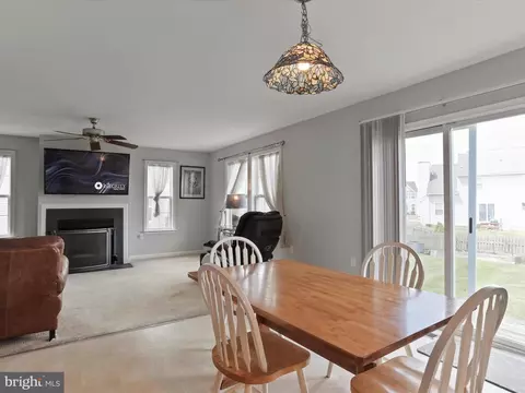 Dining - 403 Brandenburg Dr, Falling Waters, WV 25419 photo 4 of 5