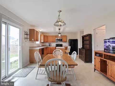 Dining - 403 Brandenburg Dr, Falling Waters, WV 25419 photo 5 of 5