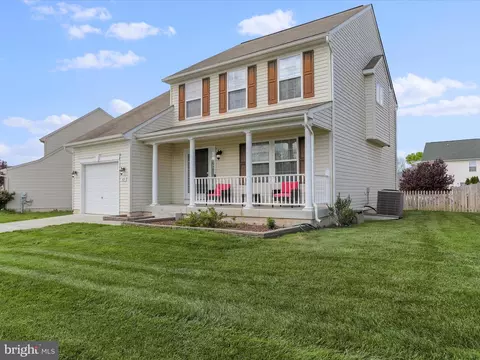 Exterior - 403 Brandenburg Dr, Falling Waters, WV 25419 photo 2 of 10