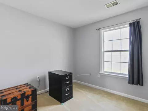 Bedroom - 403 Brandenburg Dr, Falling Waters, WV 25419 photo 4 of 7