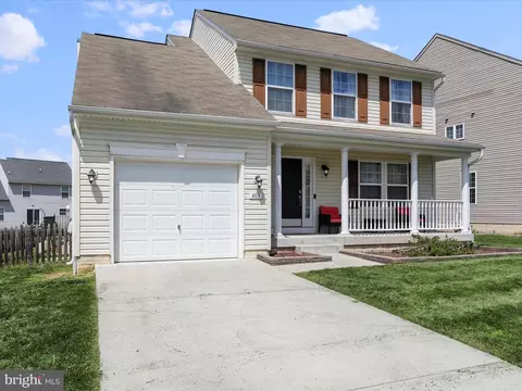 Exterior - 403 Brandenburg Dr, Falling Waters, WV 25419 photo 4 of 10