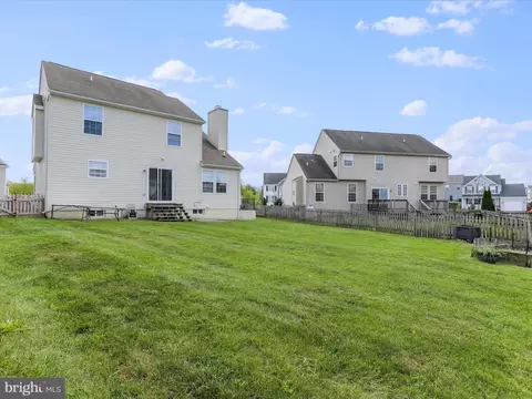 Exterior - 403 Brandenburg Dr, Falling Waters, WV 25419 photo 9 of 10