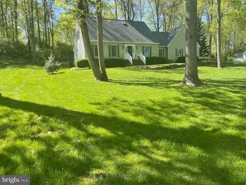143 Kinlock Rd, Inwood, WV 25428