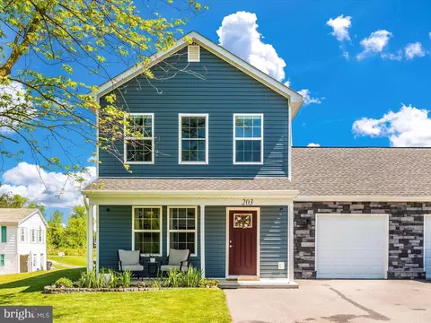 203 Twigg Dr, Martinsburg, WV 25404
