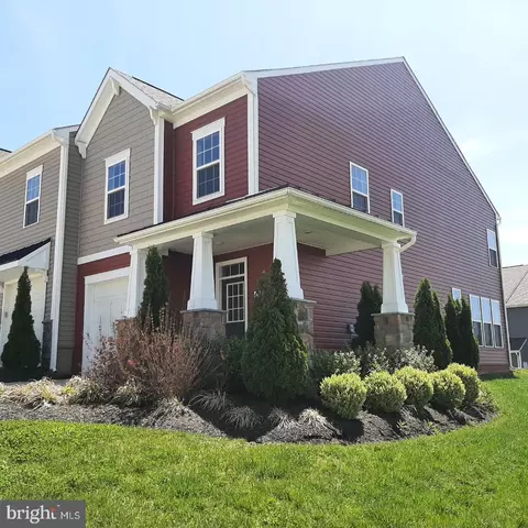 138 Charterhouse St, Falling Waters, WV 25419