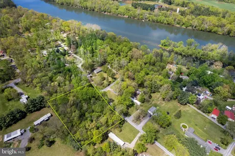 33 Cool Hollow Road, Falling Waters, WV 25419