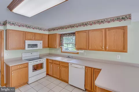 Kitchen - 95 Sheffield Ln, Falling Waters, WV 25419 photo 1 of 5