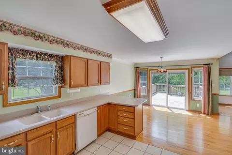 Kitchen - 95 Sheffield Ln, Falling Waters, WV 25419 photo 2 of 5