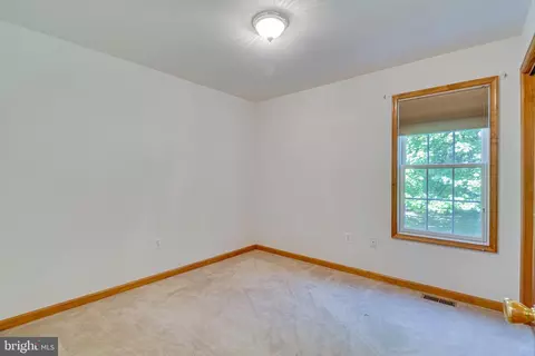 Bedroom - 95 Sheffield Ln, Falling Waters, WV 25419 photo 3 of 5