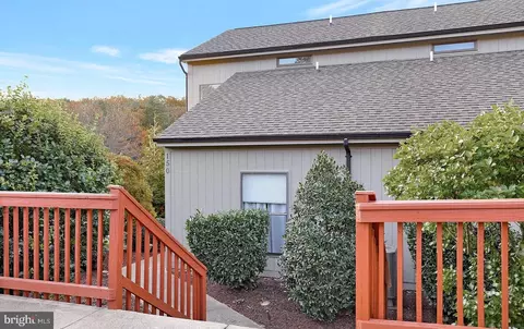 150 Fishhook Ln, Hedgesville, WV 25427