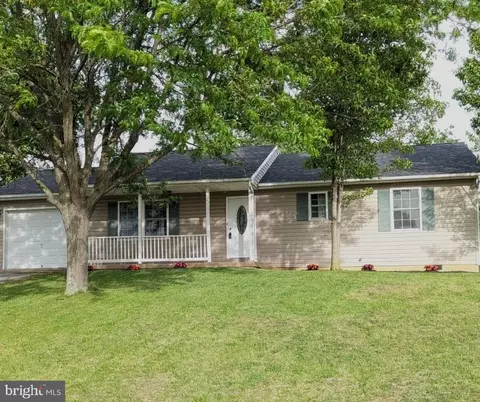 216 Mimosa Dr, Martinsburg, WV 25404