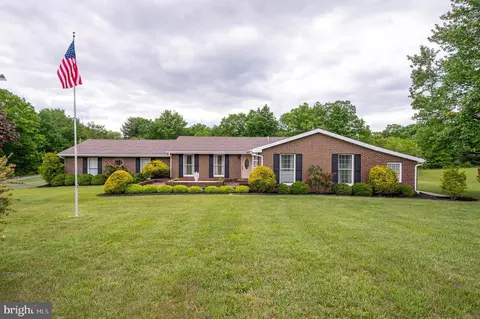 28 Thrush Ln, Hedgesville, WV 25427