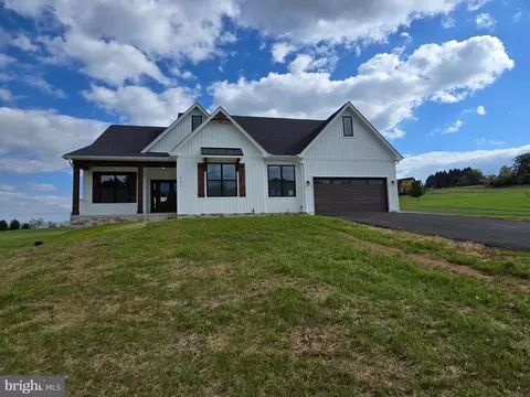 551 Elegant Dr, Martinsburg, WV 25403