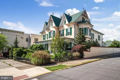 400 W Burke St, Martinsburg, WV 25401
