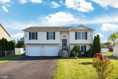 114 Sonya Ln, Bunker Hill, WV 25413
