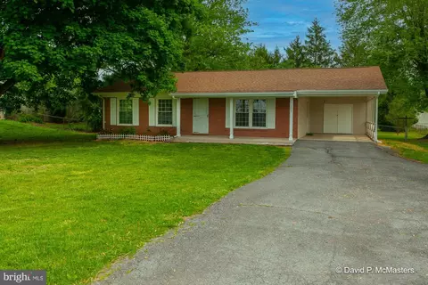 101 Happy School Ave, Bunker Hill, WV 25413
