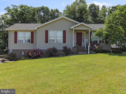 1004 Jacobs Rd, Martinsburg, WV 25404