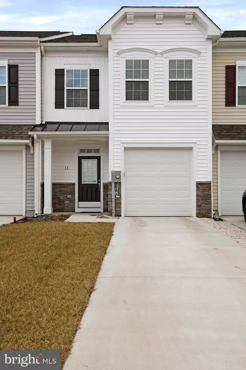 13 Billau Pl, Bunker Hill, WV 25413