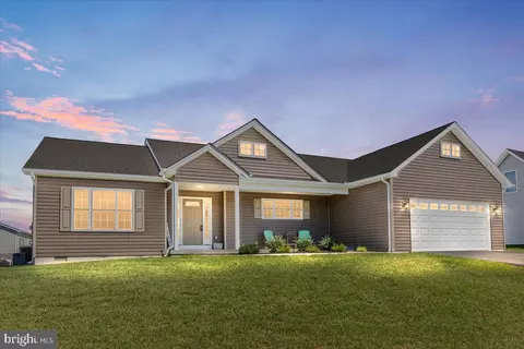461 Duckwoods Ln, Martinsburg, WV 25403