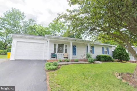 68 Dexter Dr, Martinsburg, WV 25405