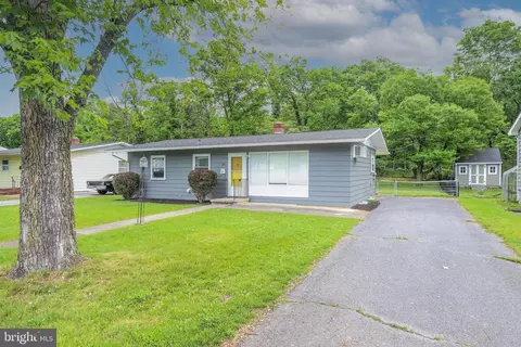 321 Lincoln Dr, Martinsburg, WV 25401