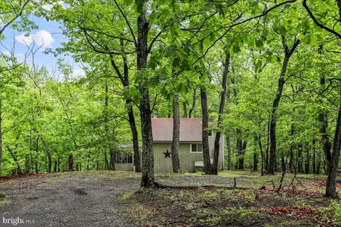82 Ottawa Trl, Hedgesville, WV 25427