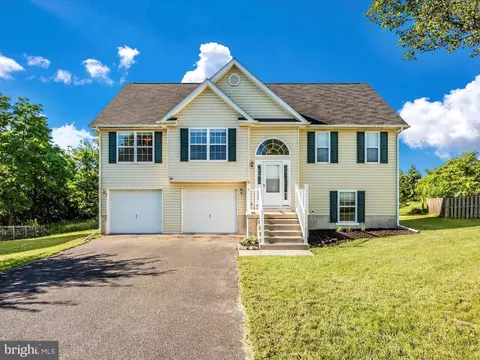 34 Iberian Ct, Martinsburg, WV 25405