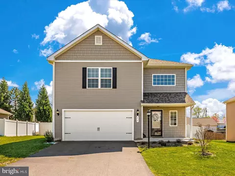 77 Calder St, Martinsburg, WV 25401